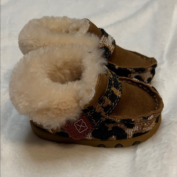 Twisted X Tan and Brown Baby Booties - Picture 3 of 9